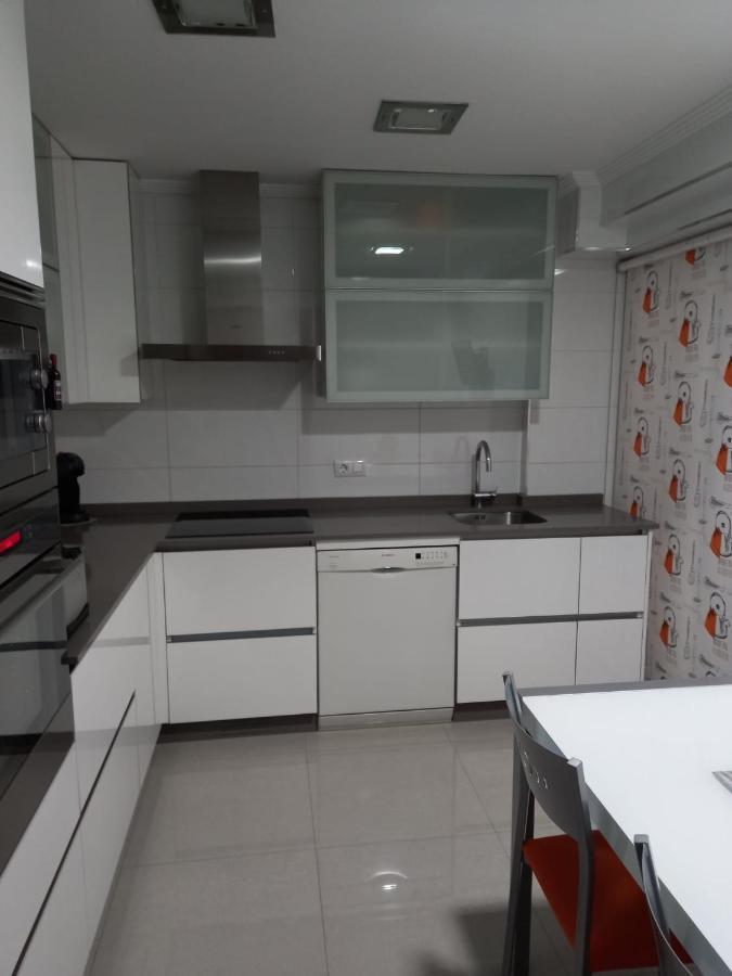 Fantastico Piso, Proximo A La Estacion De Tren. Apartment Vigo Bagian luar foto
